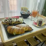 Oda ve Kahvaltı Vico Grande Napoli